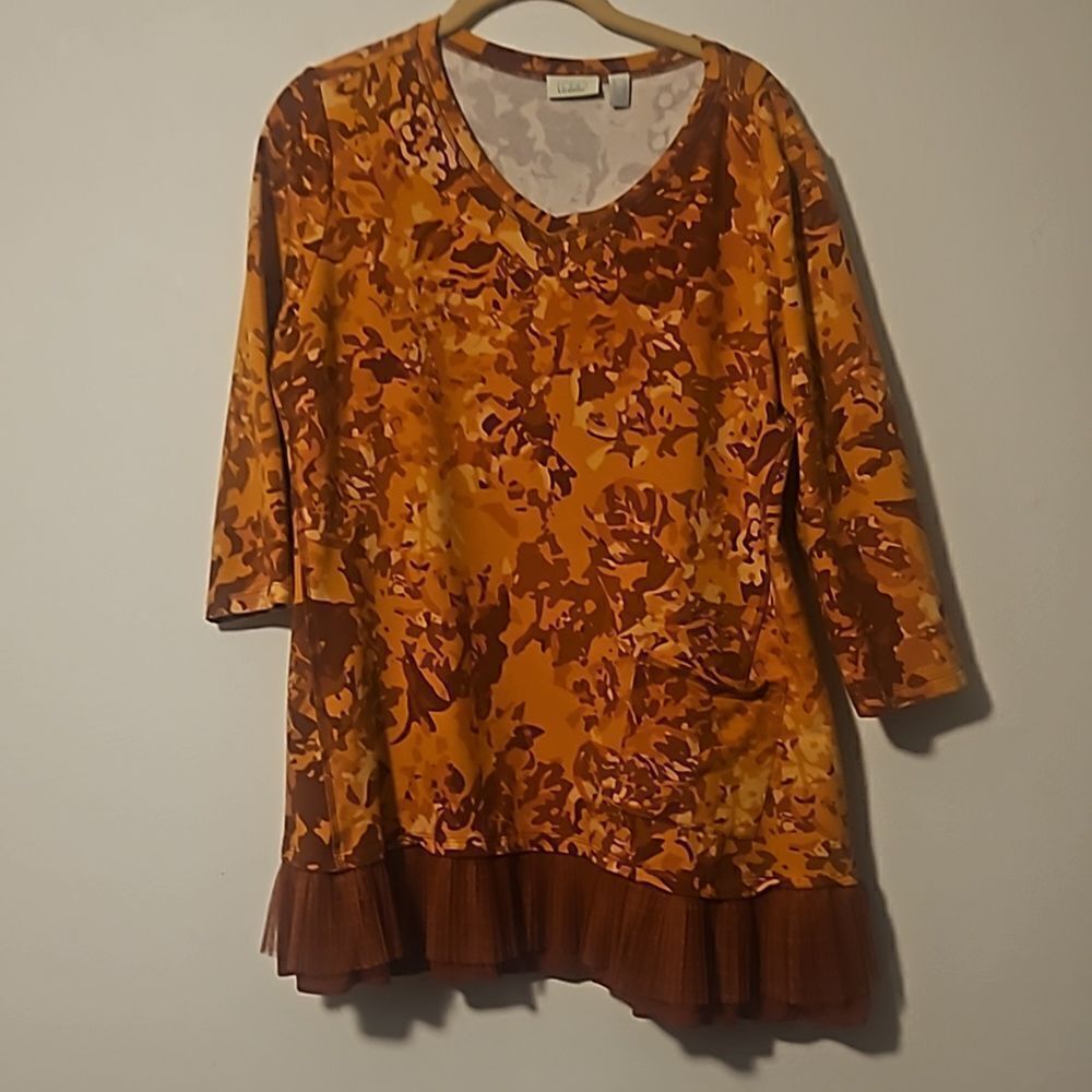 LOGO BY LORI GOLDSTEIN FRESH TEERY PRINTE TOP L